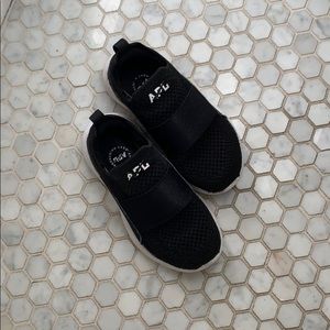 APL kids black sneaker US 12